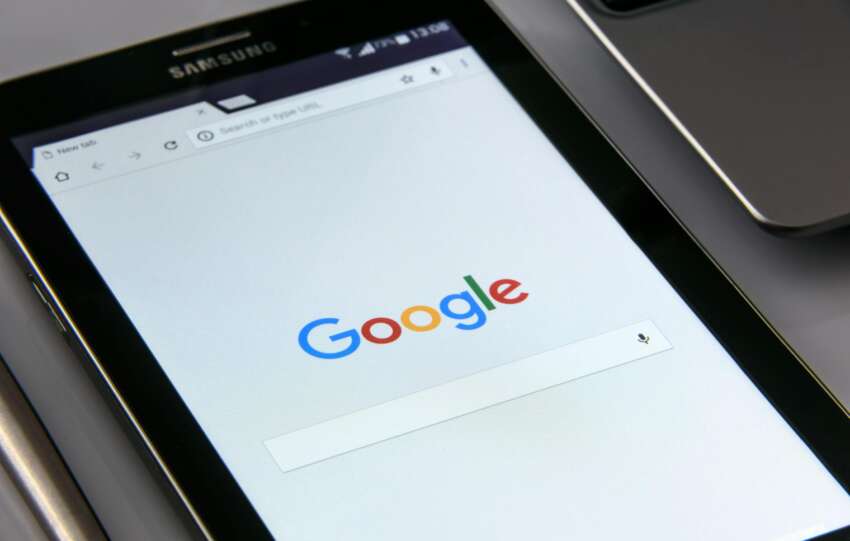 black samsung tablet display google browser on screen